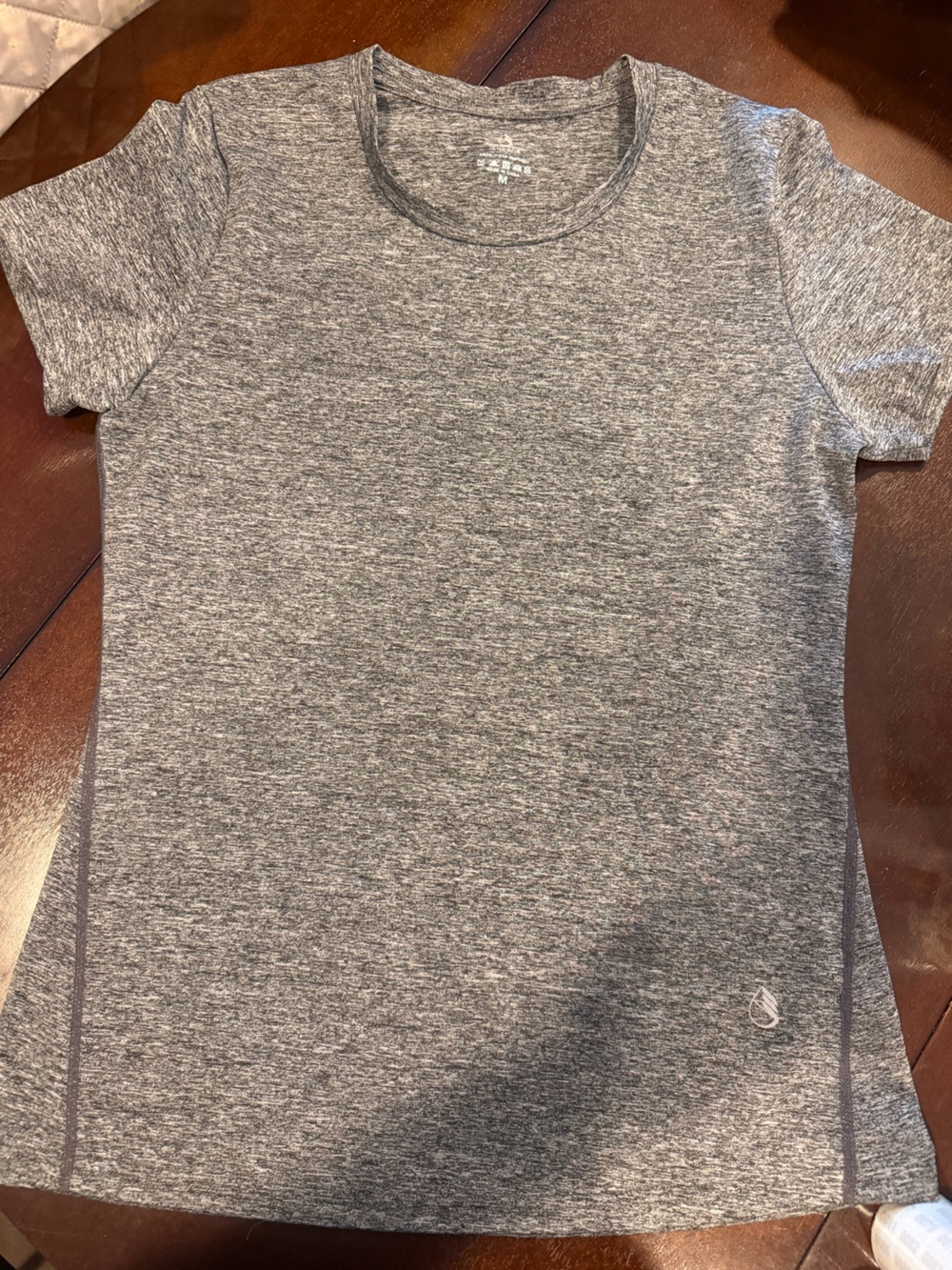 Woman’s Crewneck Performance shirt in Heather Gray